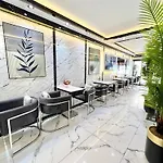 Ξενοδοχείο με διαμερίσματα Taksim Larissa 4*