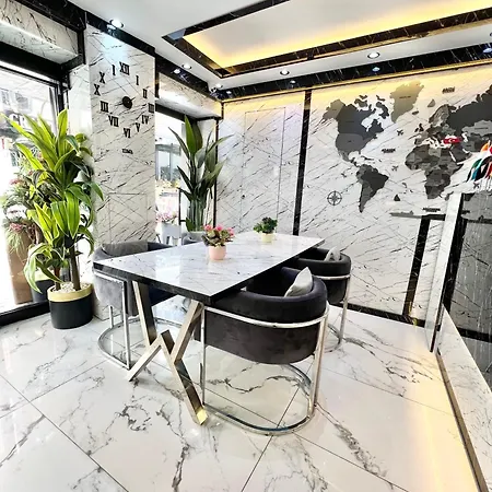 Taksim Larissa Apart-hotel 4*