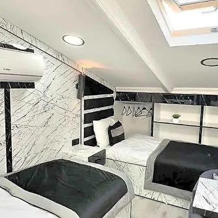 Taksim Larissa Aparthotel 4*