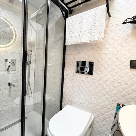 아파트호텔 Taksim Larissa 4*