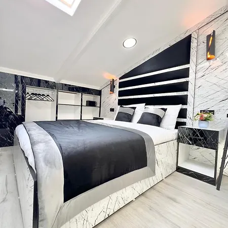 Taksim Larissa 4* 이스탄불