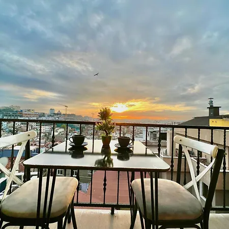 Taksim Larissa Apartmanhotel 4*